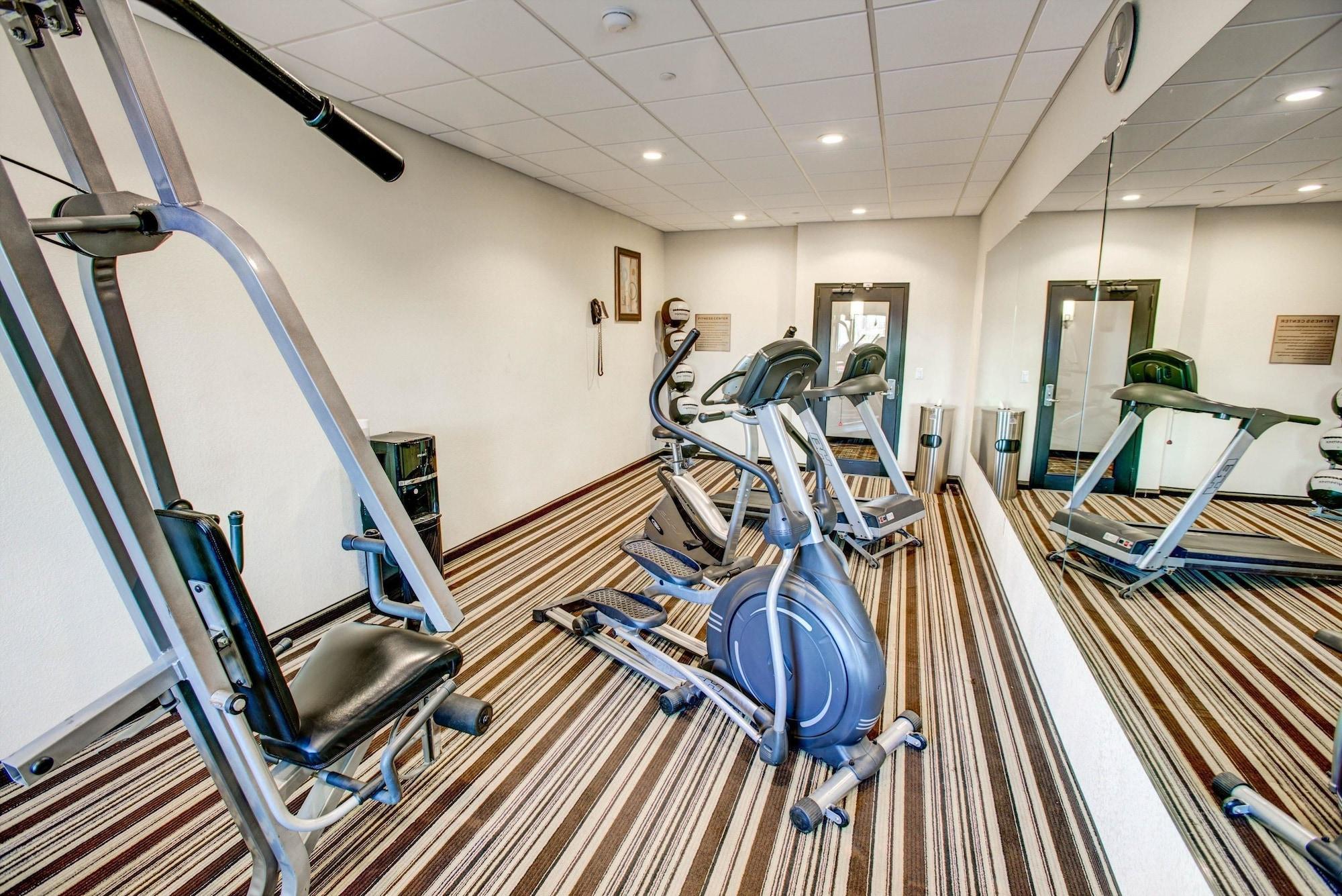Comfort Inn & Suites Triadelphia Экстерьер фото