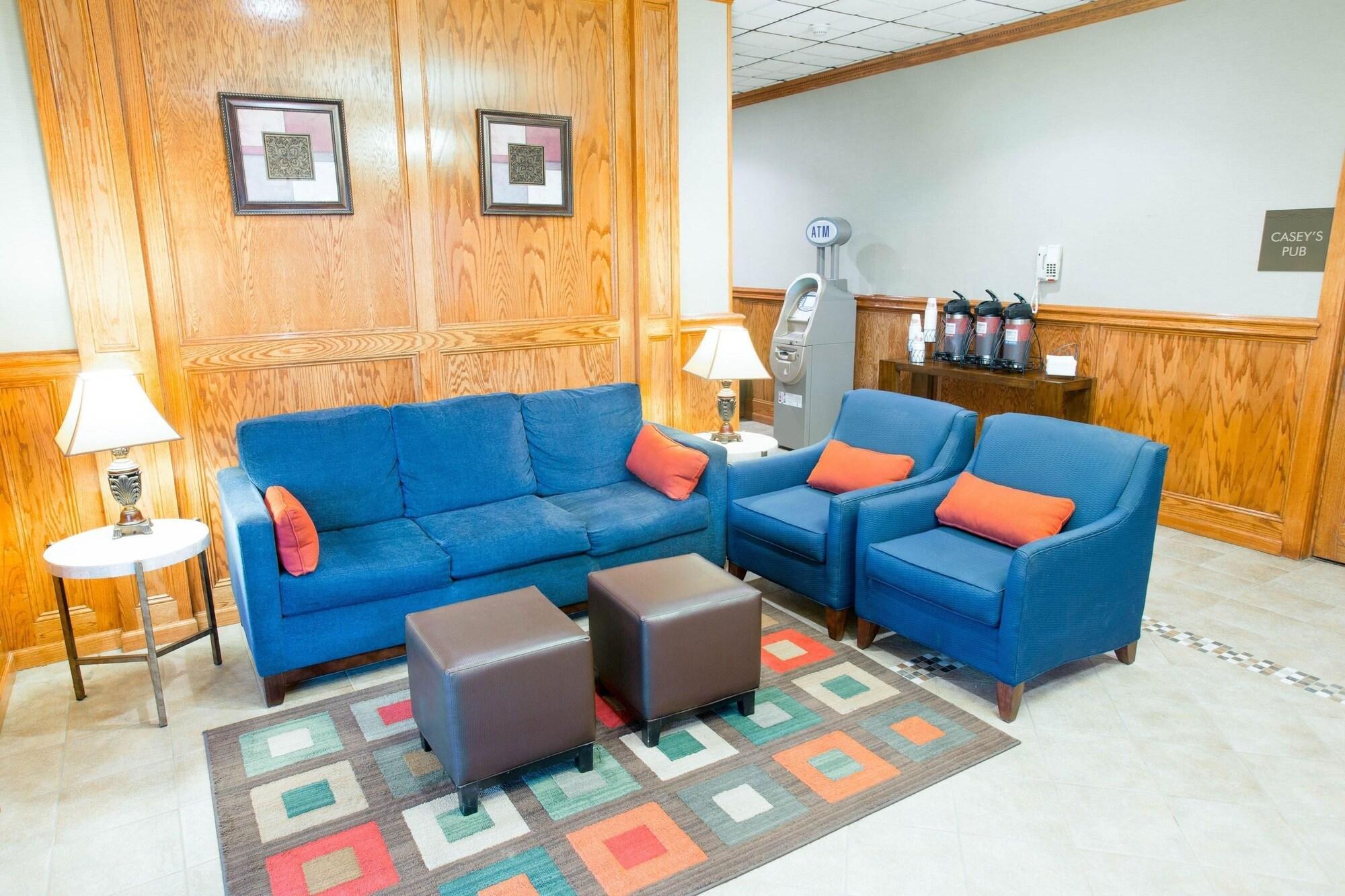 Comfort Inn & Suites Triadelphia Экстерьер фото