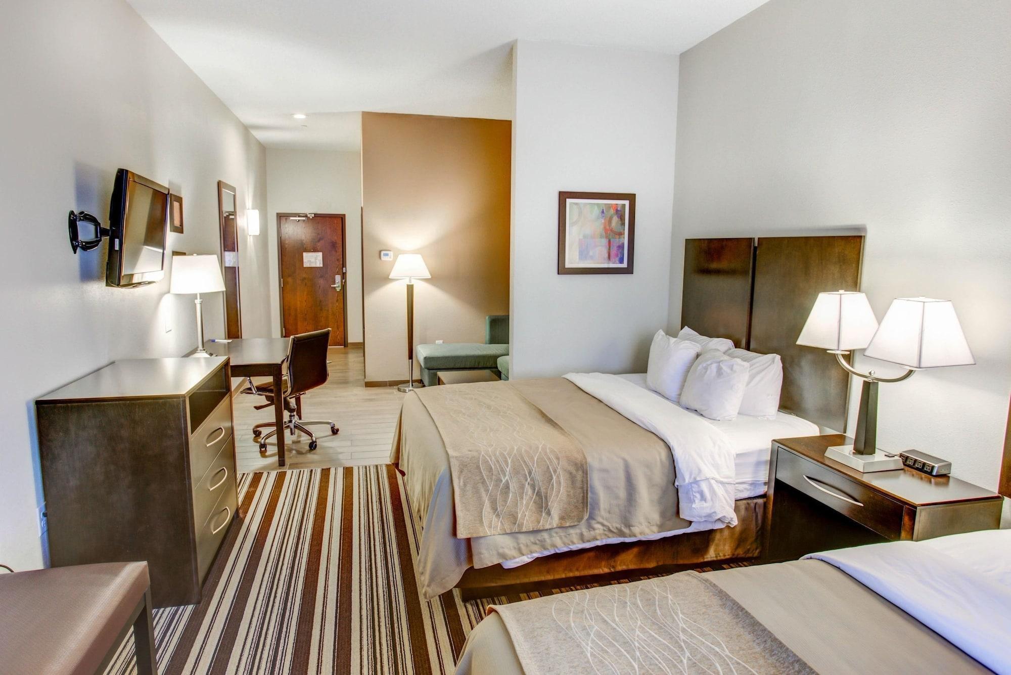 Comfort Inn & Suites Triadelphia Экстерьер фото