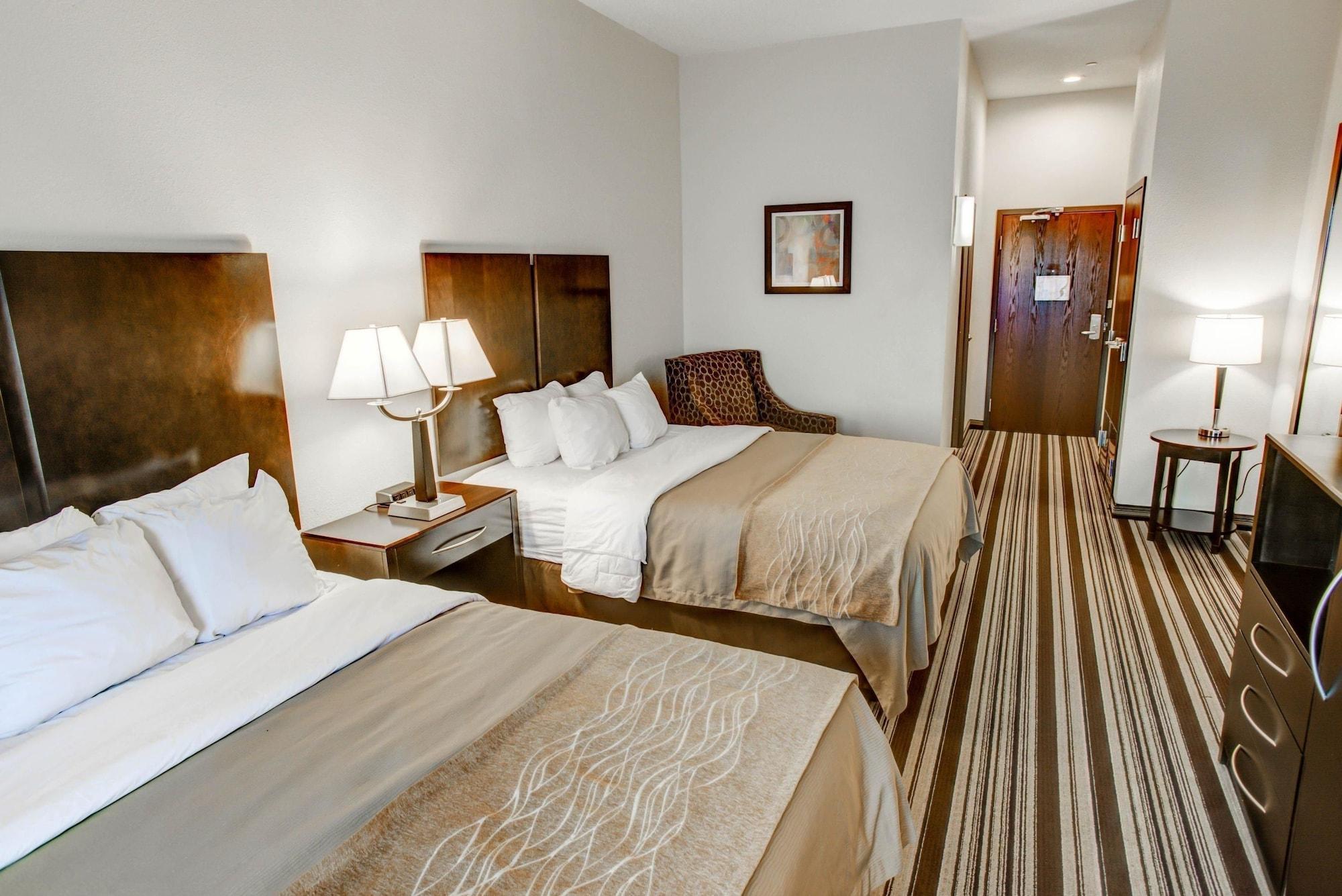Comfort Inn & Suites Triadelphia Экстерьер фото