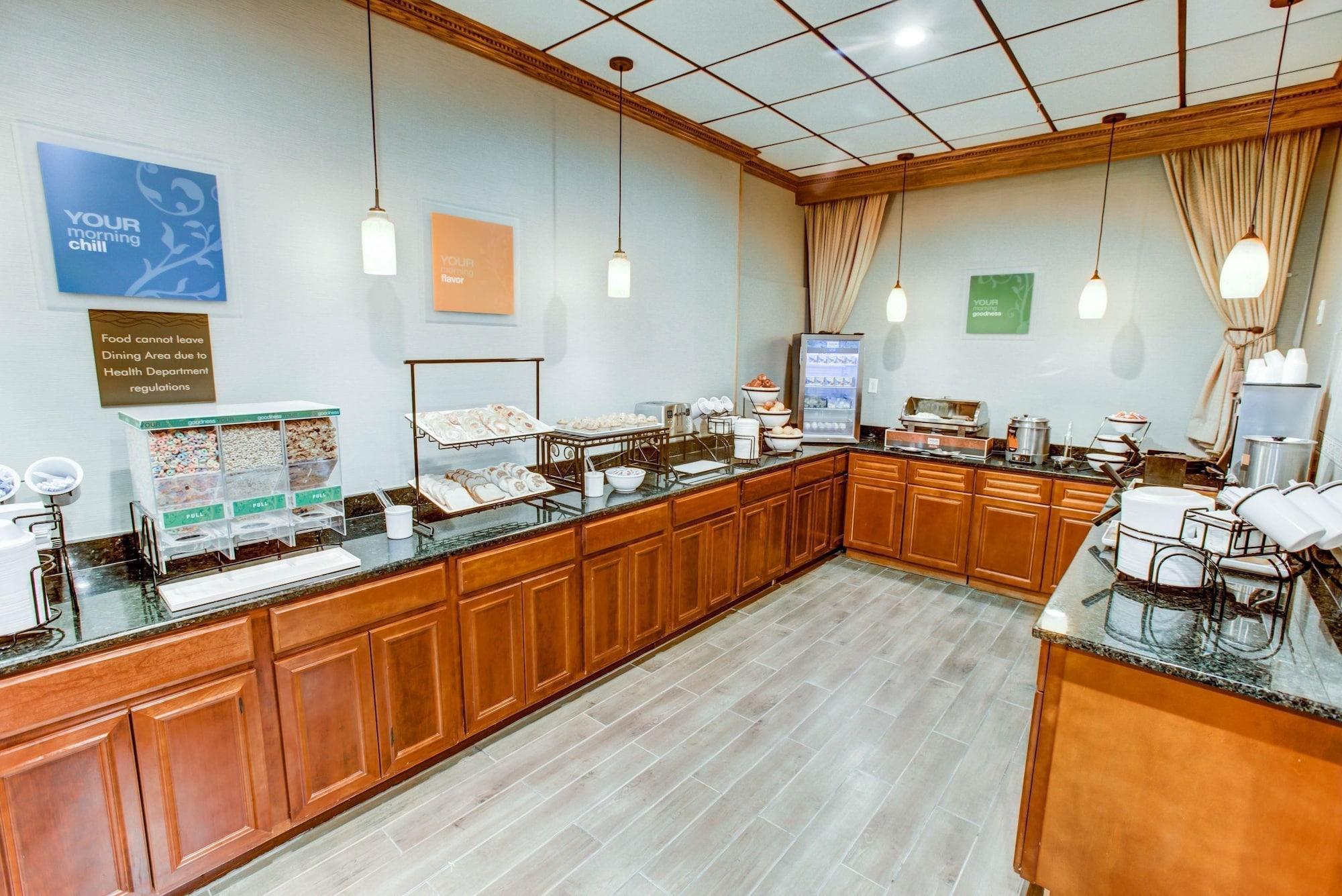 Comfort Inn & Suites Triadelphia Экстерьер фото