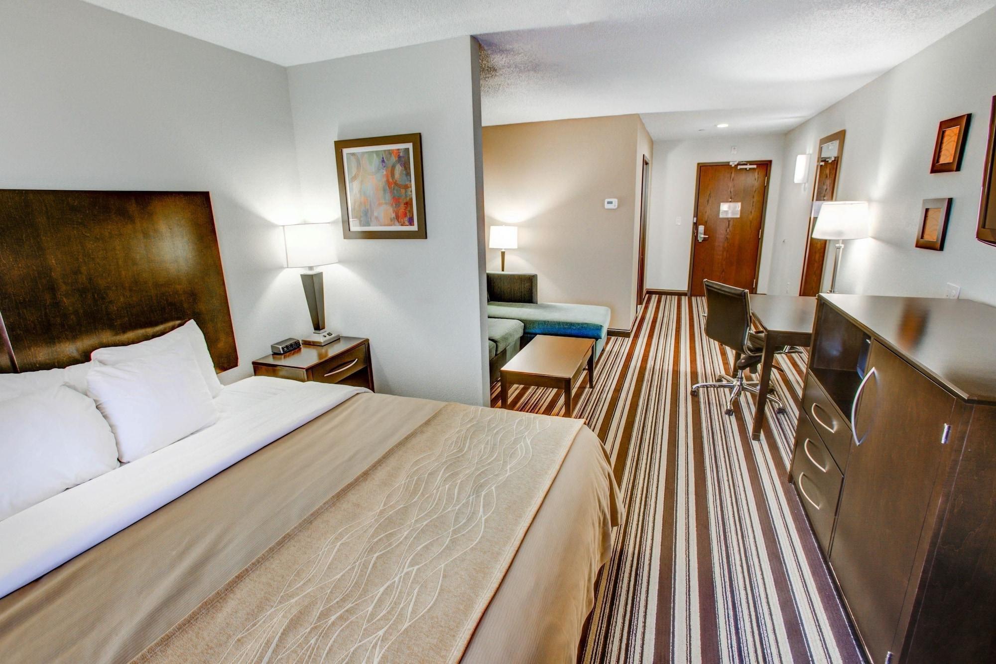 Comfort Inn & Suites Triadelphia Экстерьер фото