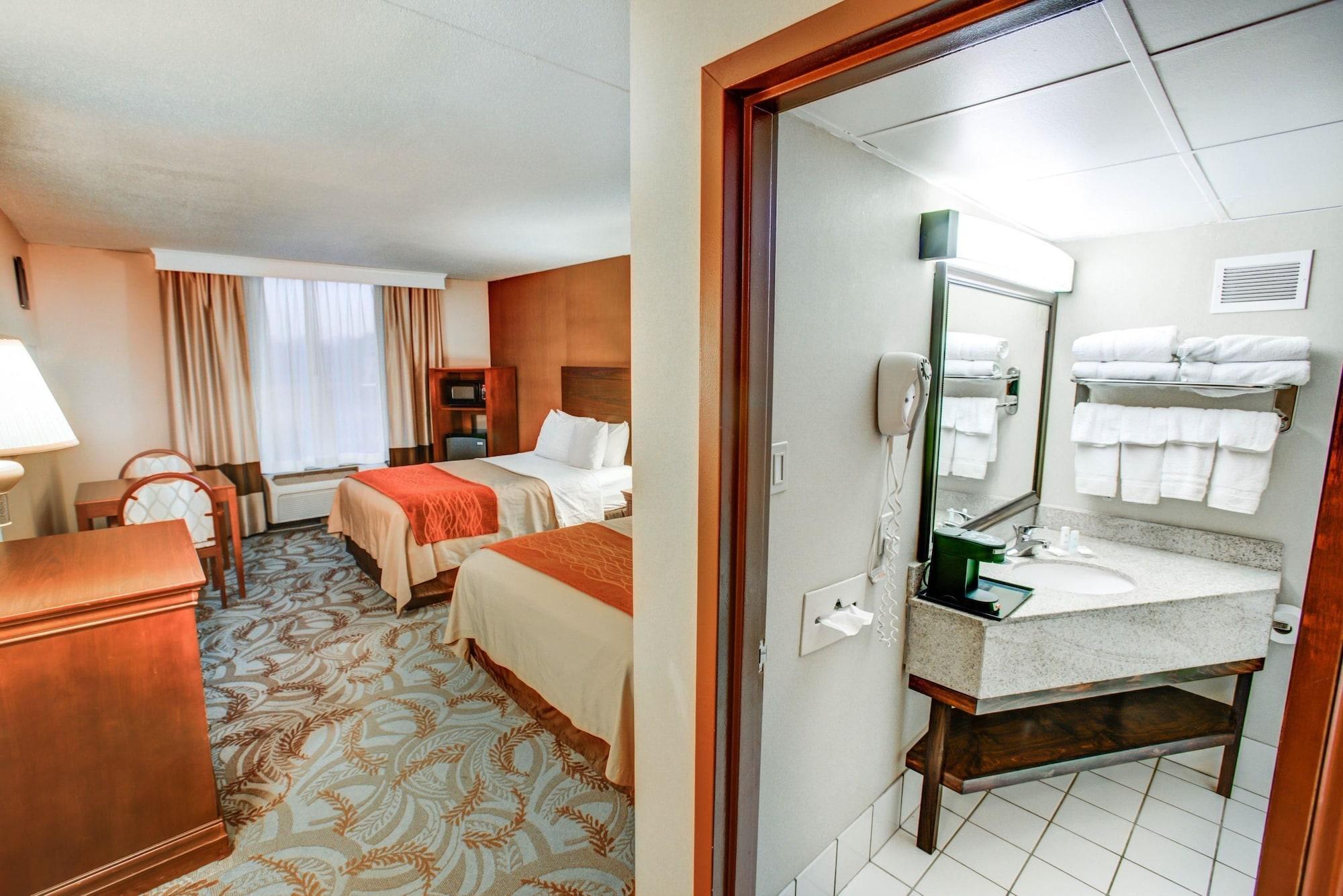 Comfort Inn & Suites Triadelphia Экстерьер фото