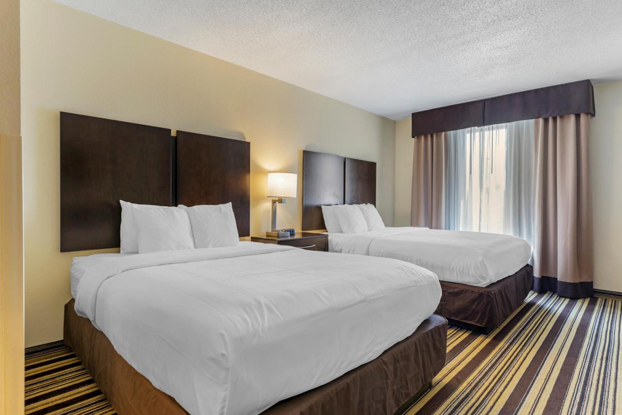 Comfort Inn & Suites Triadelphia Экстерьер фото