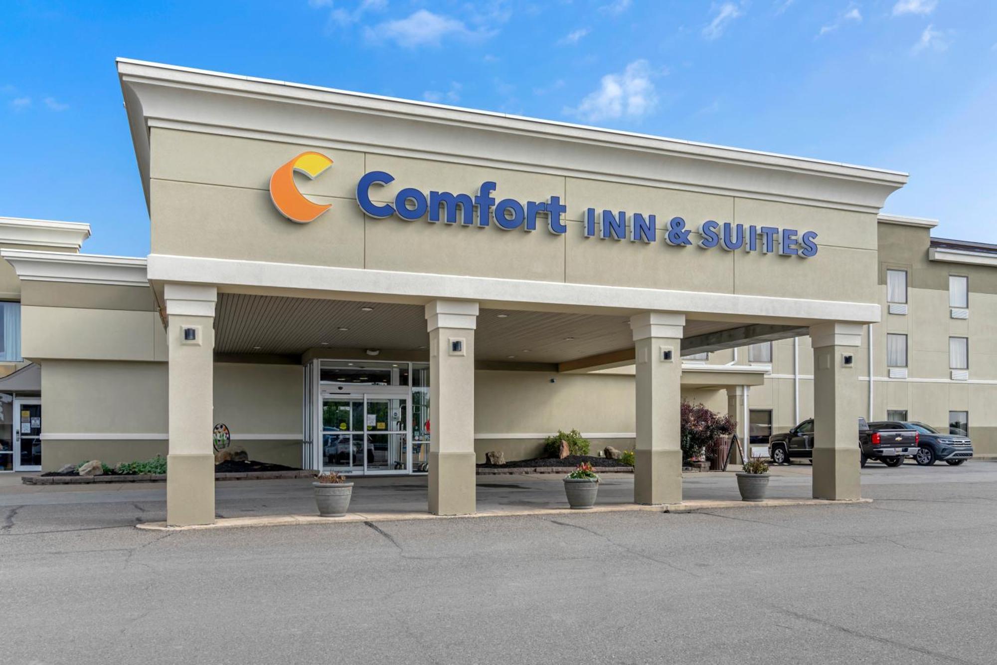 Comfort Inn & Suites Triadelphia Экстерьер фото